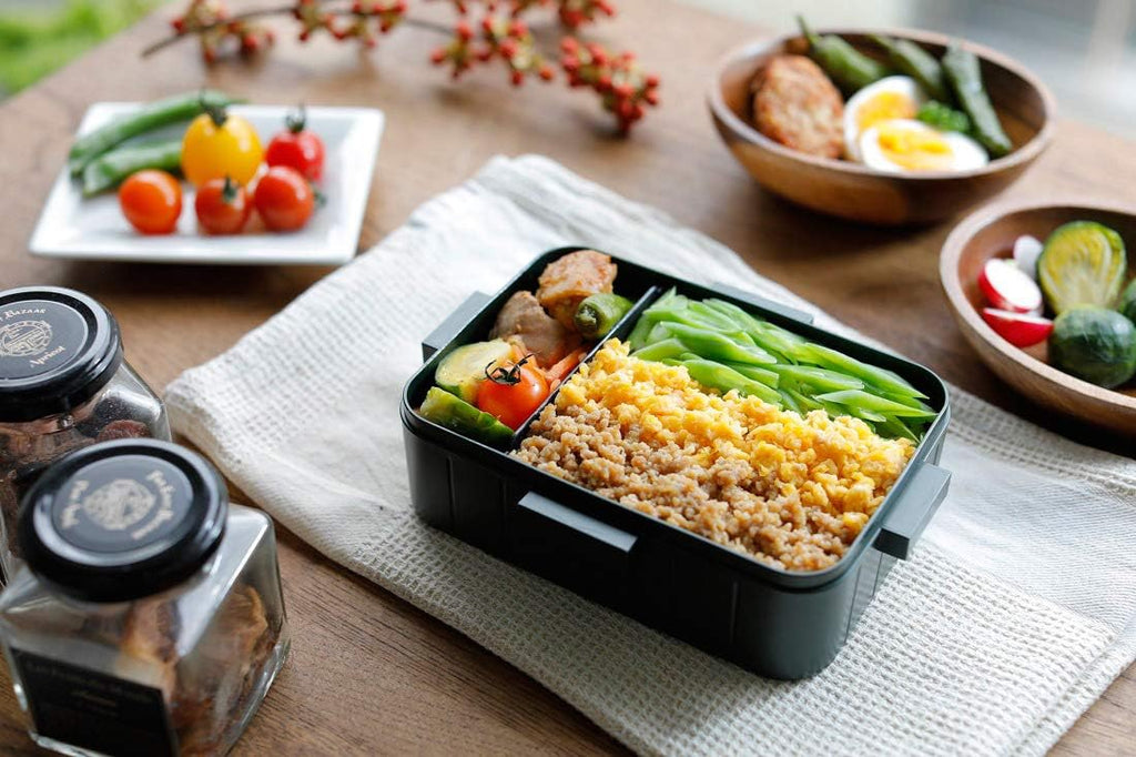 Bento Box 4 Locking Points 650ml Pikachu YZFL7AG